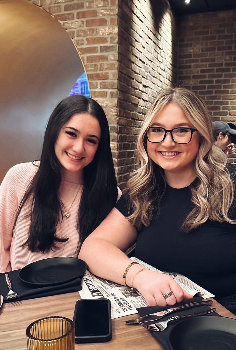 queensammitv's tweet photo. 7 years of being gaming besties 💓💓 #KillerWolf https://t.co/DBrqoHSj94