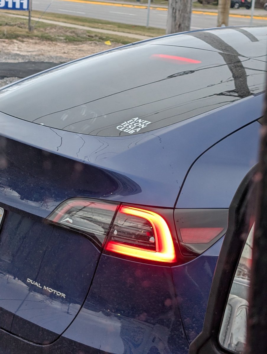 Boyddd716's tweet image. This makes no sense lol they saying fuck y'all but I'm going to support you anyways! Lol what a bunch of idiots @elonmusk