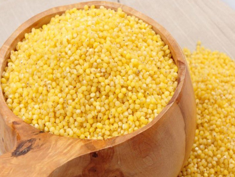 ШАР БУДАА бөөрөнд үнэхээр сайн. Бөөрний хүнд хэлбэрийн өвчнийг хүртэл анагаах шидтэй. 
#Жор_1 Нэг аяга шар будааг бүлээн усаар угааж, 3 литрийн шилэнд хийнэ. Дээр нь халуун ус нэмнэ. Шилээ дулаан зүйлээр хучин ороогоод тасалгааны температурт байлгана. Дараачийн  өдөр нь шилэн дэх