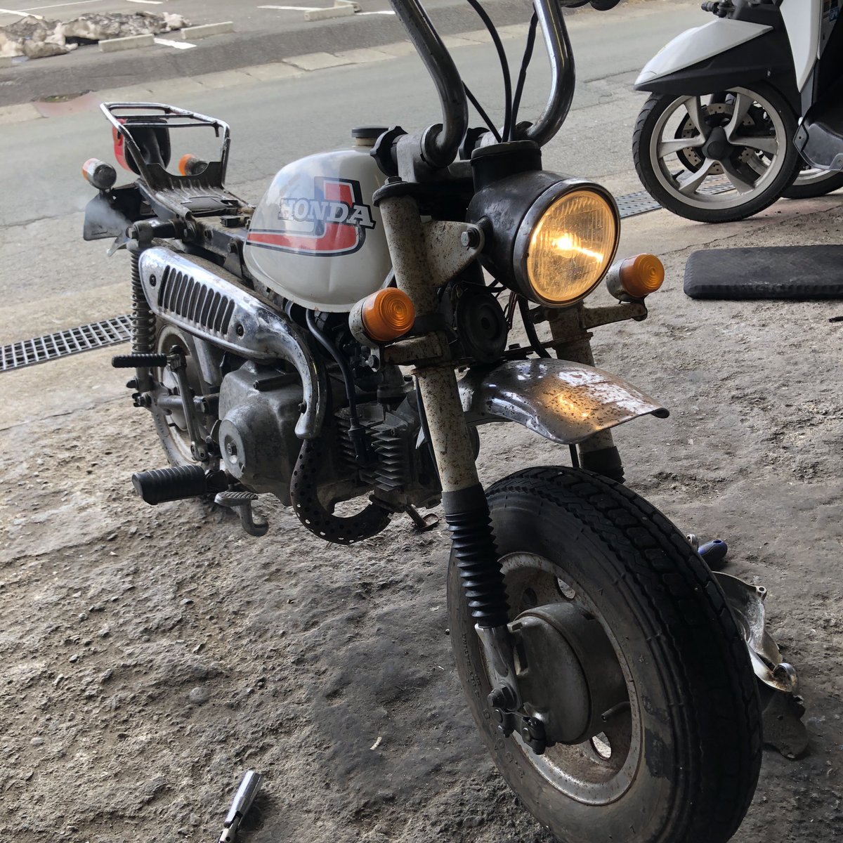 ❤️２台だけの出品ページ★特大 1/18（手前 タクシー・マッハ１）❌除外品４台 平元成 on X