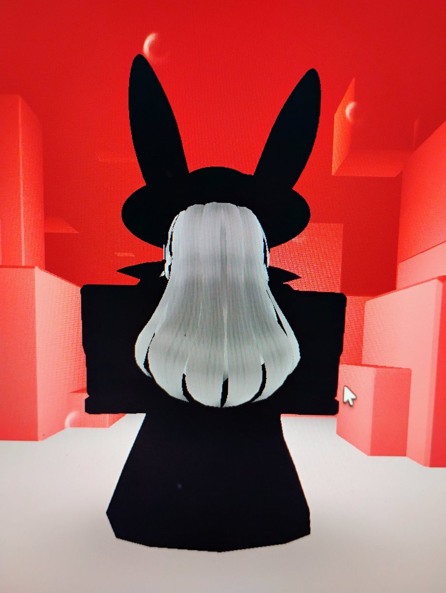 RayIsntNormal's tweet image. Made a mafialing OC!! Her name is Scarlet. I&apos;ll draw her tomorrow probably.