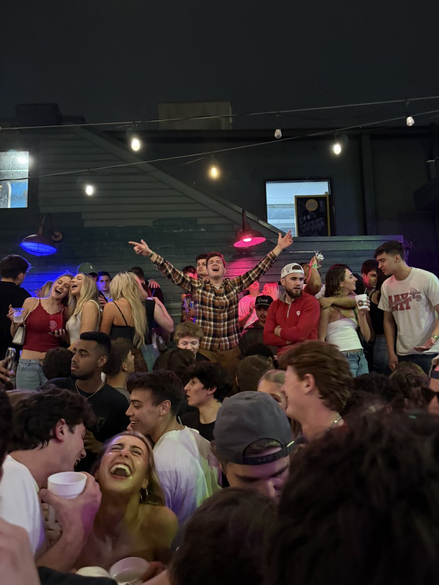 Robert “Bob” Montgomery Knight tweet media