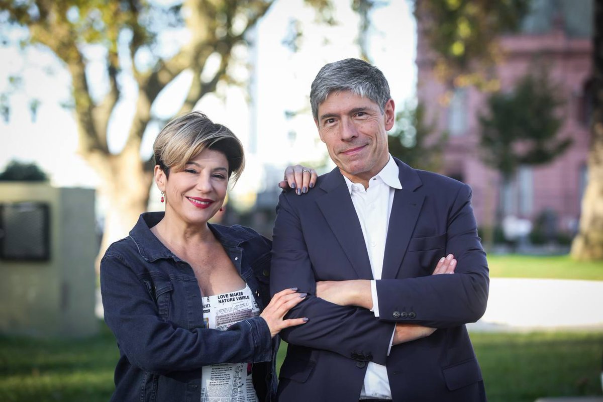 juanabalmedina's tweet photo. Acabamos de presentar nuestra lista Justa, Libre y Soberana para la Legislatura de la Ciudad, la cual tengo el honor de encabezar junto a @caropapaleo y muchos compañeros y compañeras de los movimientos sociales, la cultura, la educación, el trabajo y la industria. Vamos a luchar para defender a todos estos sectores amenazados por el gobierno nacional y su copia local en la Ciudad.