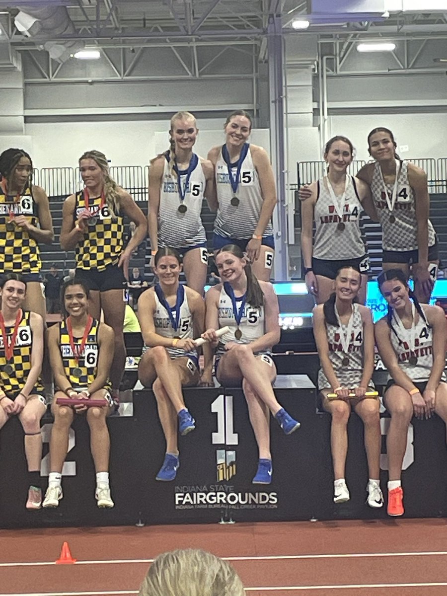 ❗️State Meet Record❗️

💿Indoor School Record💿

🥇1st Place🥇

Girls 4x400 of Reese McKinney, Lena Stickel, Mary Kate Felts, and Caroline Gries run a 3:58.93 to set a new meet record and take gold!