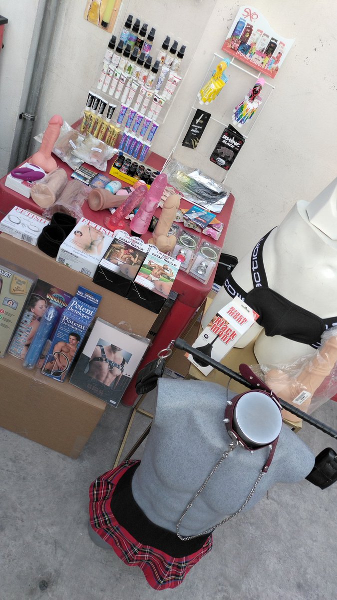 AquelarreMty's tweet photo. Un poco de lo que hay en el bazar gay del día de hoy en @AquelarreMty 

También nuestro evento a la luz de las velas ,los esperamos
@ReGio_LanDiaM @80mateodelarosa @jhona_lover @xxx_nuevo @ChaKlitosMTY https://t.co/s9eFEqd6hd