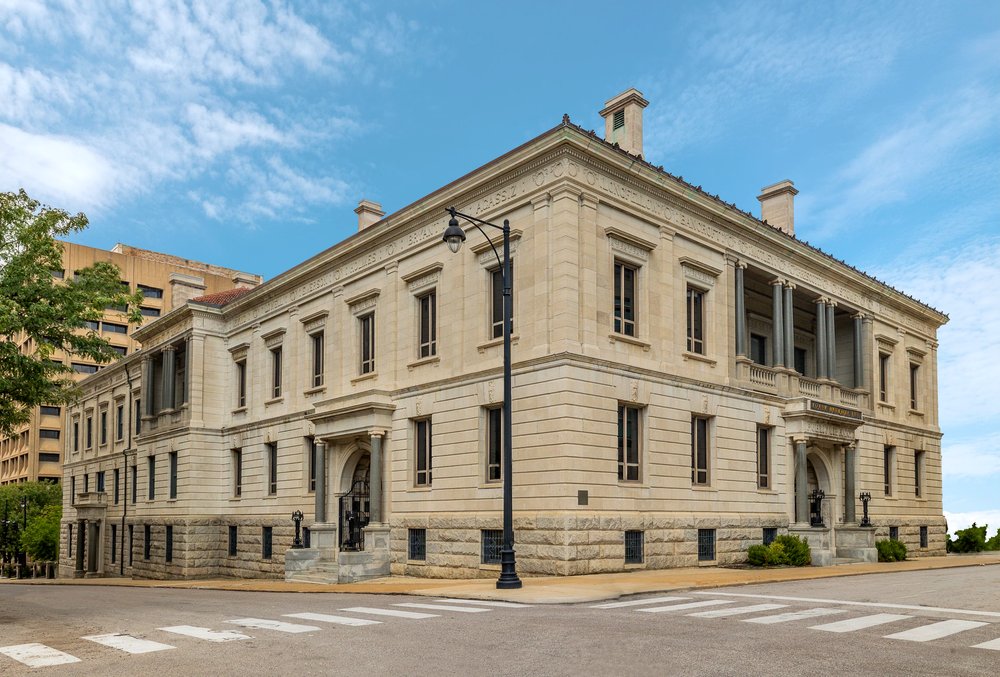 OldStPatsKC's tweet image. Pastoral letter announcing great news & launching our #HallToHoliness Campaign: halltoholiness.com/media-kit
"We are purchasing the Old Public Library Building, also known as Ozark National Life. This is the magnificent building adjacent to the Oratory that completes our city block."