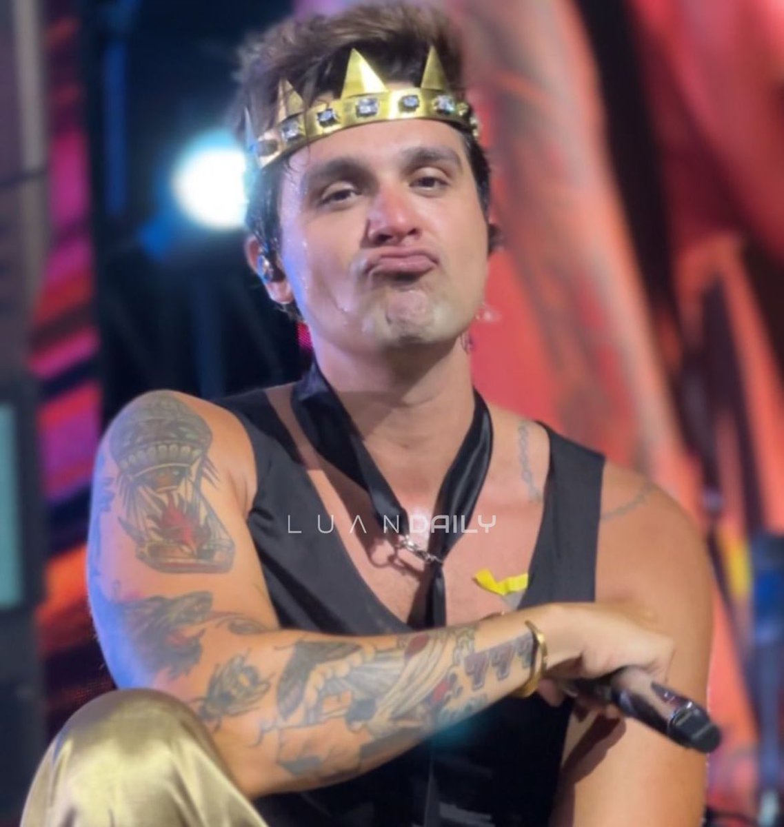 mudaram as estações, nada mudou