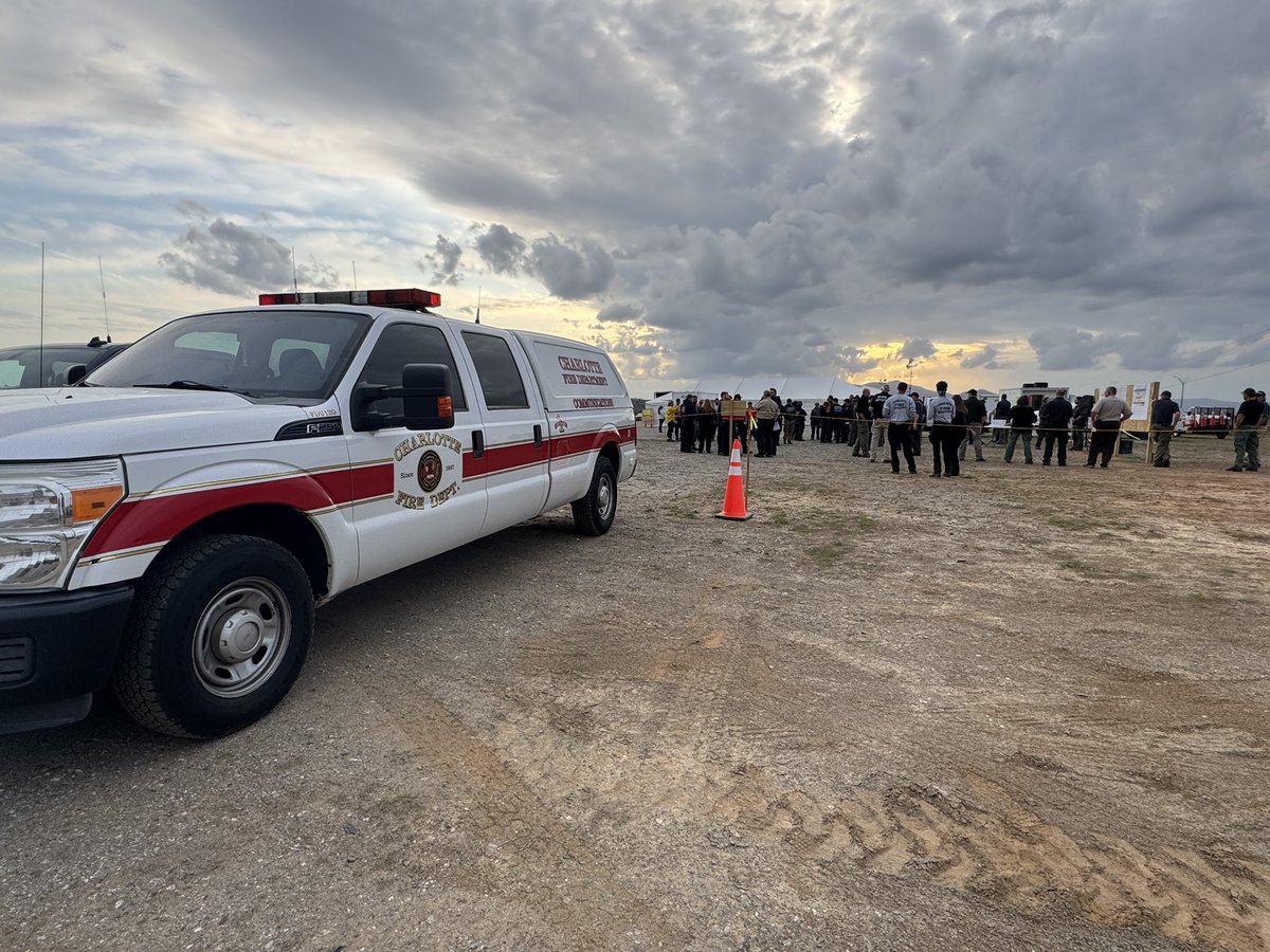 CFD_Alarm's tweet photo. Our FieldComm 3 is on scene in Polk County NC this week assisting with communications at the Western NC wildfires. #FieldComm #SendingTheSwarm https://t.co/jyOwGO5Q58