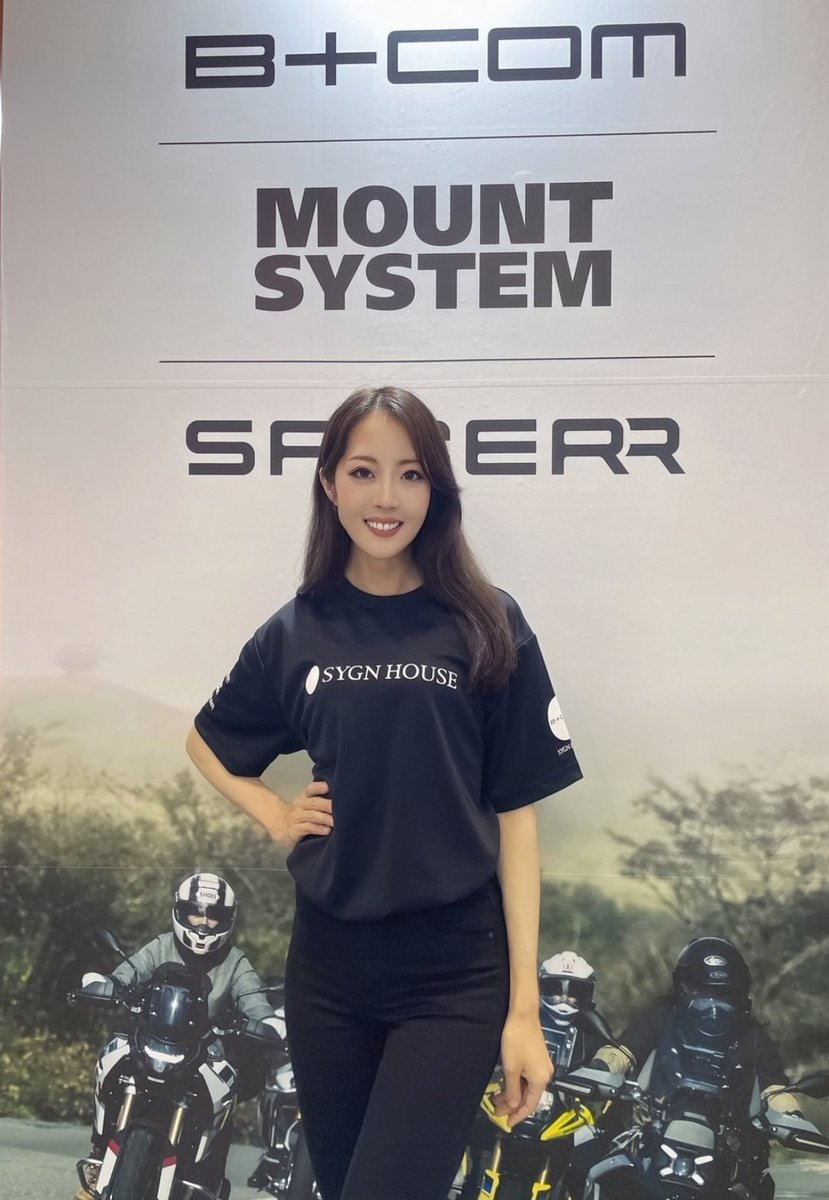 kanami_t3's tweet image. 東京モーターサイクルショー
最終日🖤🤍

今日もよろしくお願いします🫡
お写真DMで下さると嬉しいです✨

#東京モーターサイクルショー2025
#東京モーターサイクルショー 
#TMCS #TMCS2025 
#サインハウス #SYGNHOUSE