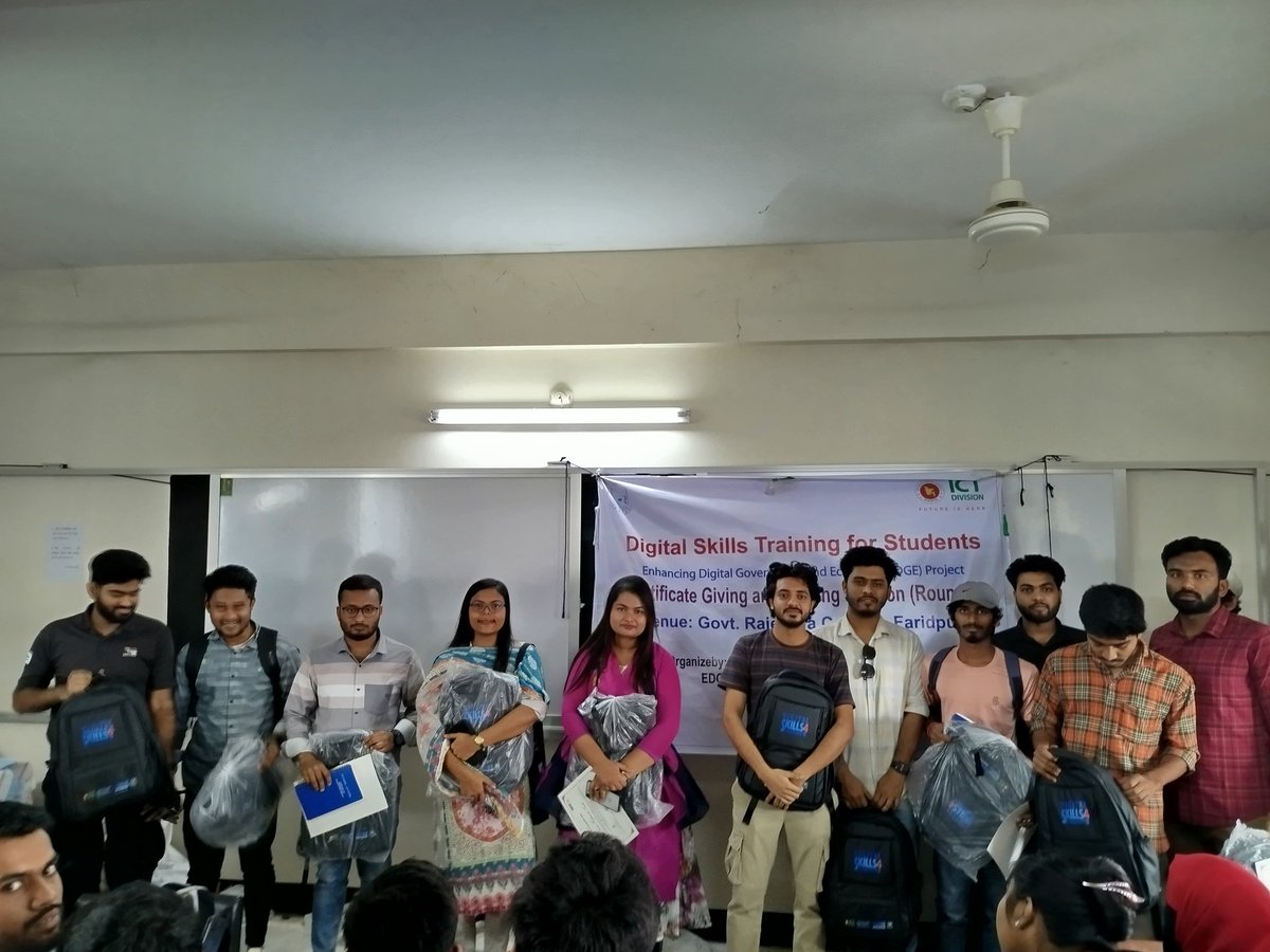 Minhaskaji's tweet photo. Successfully done digital marketing caurse 🧮💻 https://t.co/RWo6hzRm53