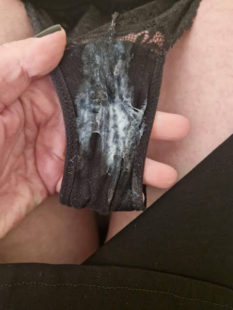 تلحسه او تشمه؟ او تلبسه تحت الثوب ياخنيثي  #عمه #عمتك #فحله #كلب #معصيتي_رحتي