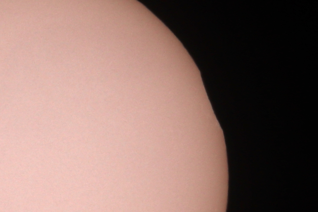 susan_snowy's tweet image. First and last contact 🙂#eclipse #EclipseSolar #EclipseSolar2025 #SolarEclipse
