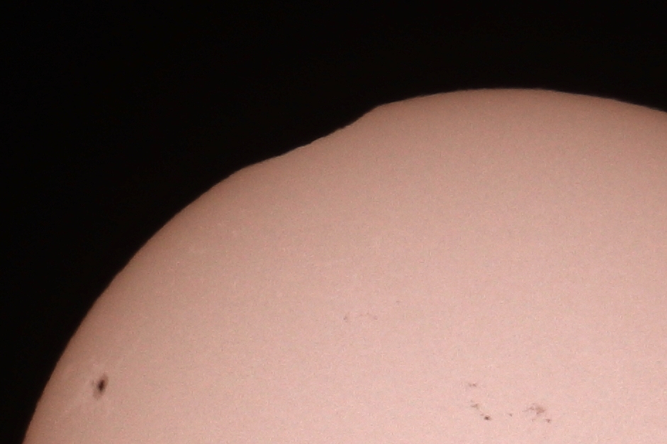 susan_snowy's tweet image. First and last contact 🙂#eclipse #EclipseSolar #EclipseSolar2025 #SolarEclipse