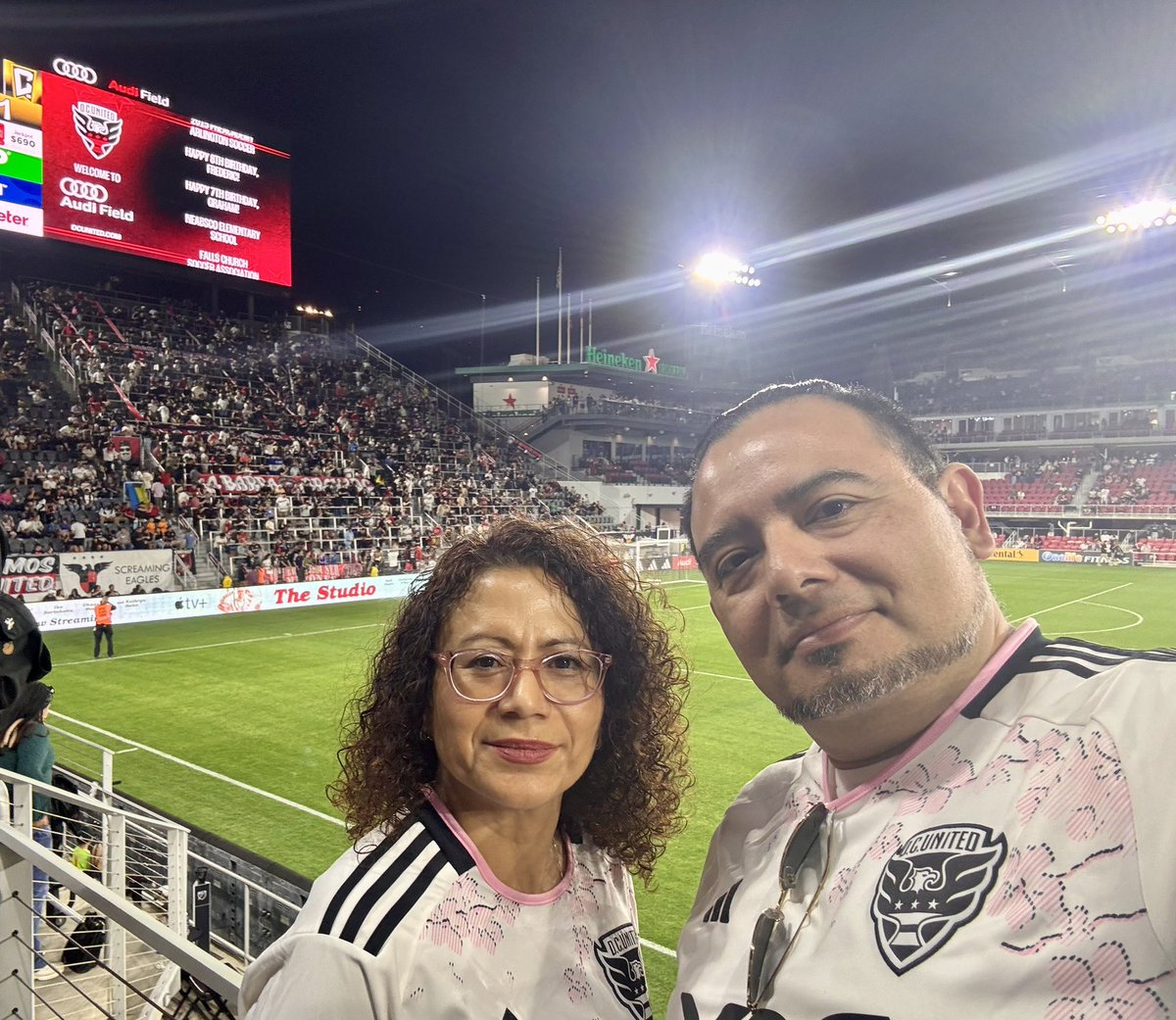 AJ_Dougg's tweet photo. ๐Saludos al amigo @davejsports! Always love listening to the play-by-play, even inside stadium. Dale Dave! #DCU #VamosUnited #DCvCLB https://t.co/mn8pYoXsKF