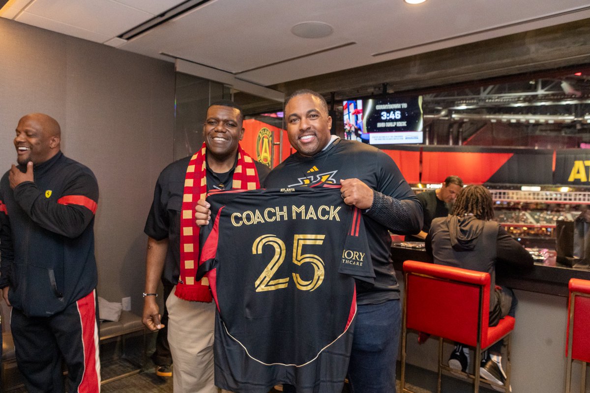 Kennesaw State Football (@kennesawstfb) on Twitter photo Great being out in the ATL tonight for KSU Night at <a href="/ATLUTD/">Atlanta United FC</a> 🌆
#WeAreTheA | #HootyHoo🦉 Great being out in the ATL tonight for KSU Night at <a href="/ATLUTD/">Atlanta United FC</a> 🌆
#WeAreTheA | #HootyHoo🦉