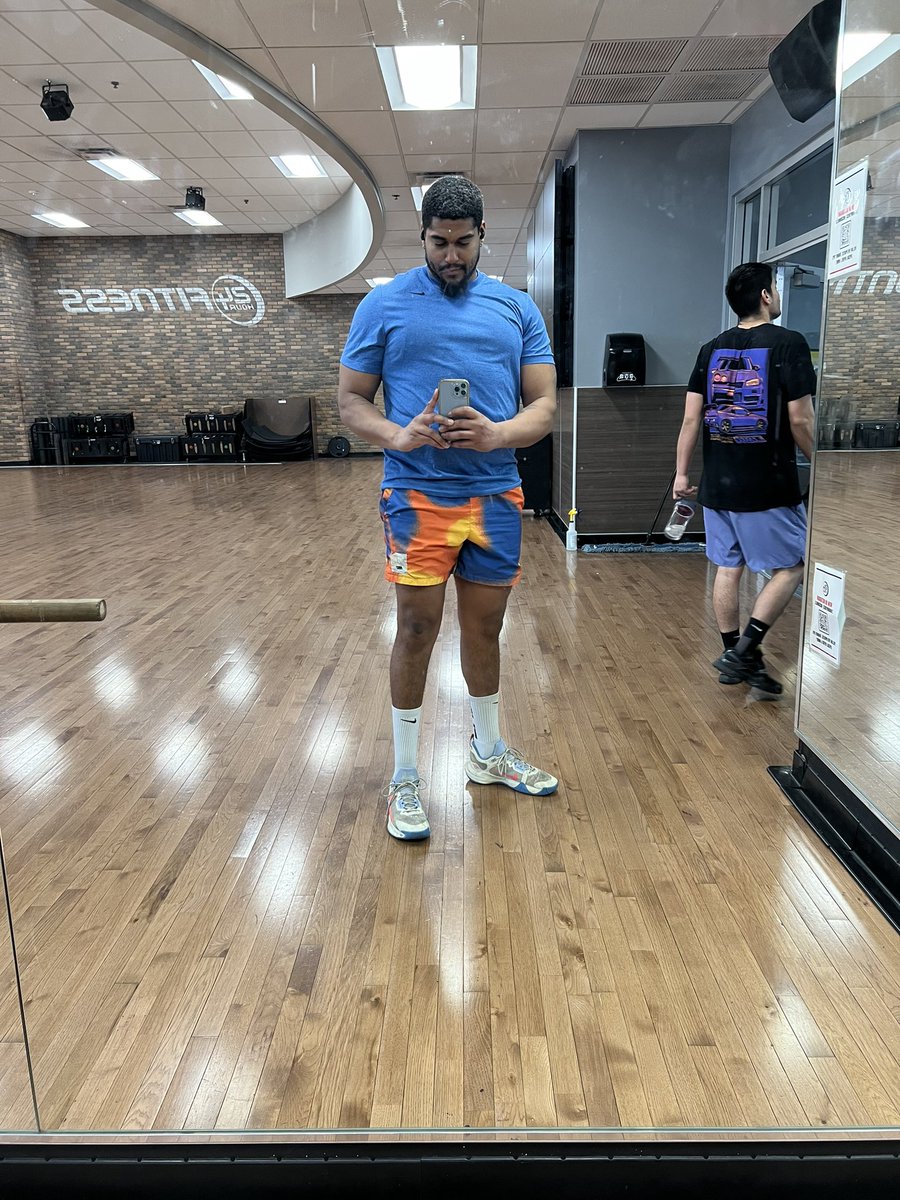 ChrisBigCat's tweet photo. Where tf the function!!!??? https://t.co/6UKICLNhii