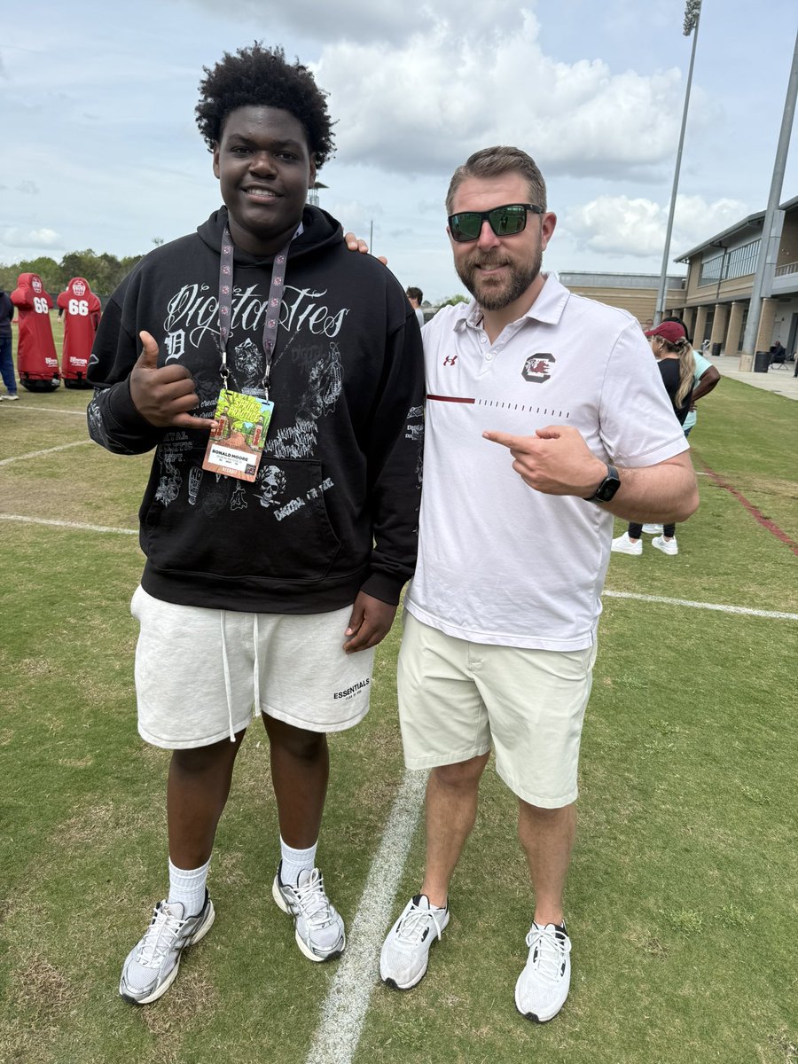 Ronald “Trey” Moore (@trey19moore) on Twitter photo Great visit at <a href="/GamecockFB/">South Carolina Football</a> thank you for having me can’t wait to be back on campus <a href="/ROBERTSON_9TWO/">Travian Robertson</a> <a href="/B_MiddletonSC/">Brandon Middleton</a> <a href="/CoachHarrisSC/">Sterling Harris</a> <a href="/SamSerbay/">Serbay</a> Great visit at <a href="/GamecockFB/">South Carolina Football</a> thank you for having me can’t wait to be back on campus <a href="/ROBERTSON_9TWO/">Travian Robertson</a> <a href="/B_MiddletonSC/">Brandon Middleton</a> <a href="/CoachHarrisSC/">Sterling Harris</a> <a href="/SamSerbay/">Serbay</a>