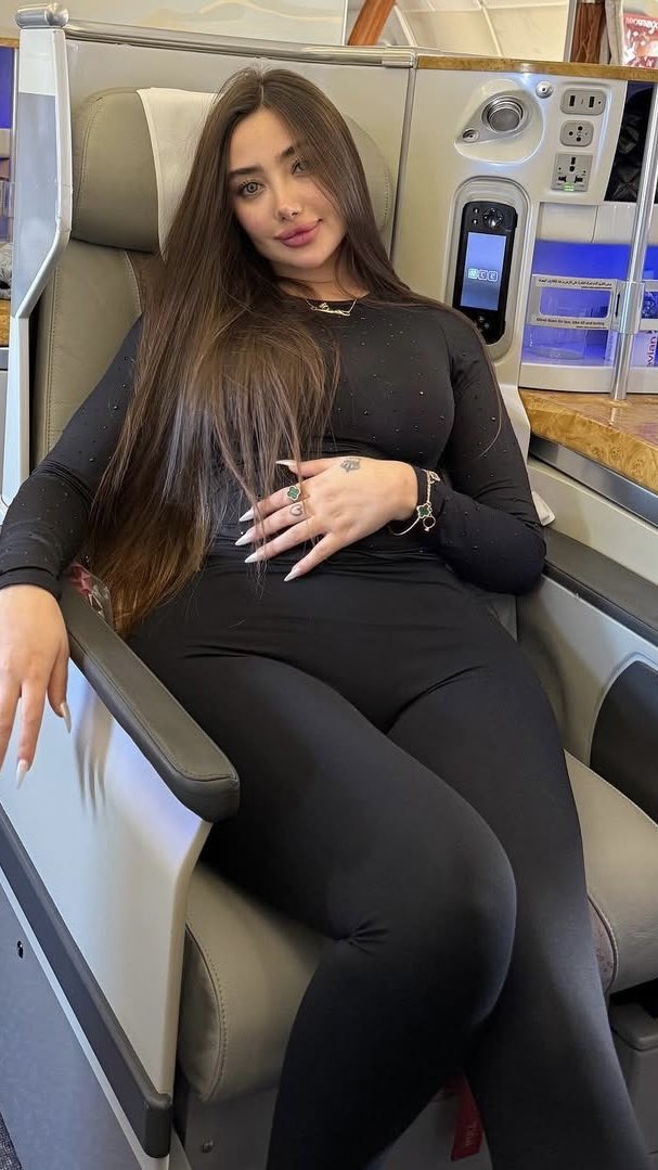 من صاحي 😉🙈يرسل خاص عشان فاتحة الاشتراك