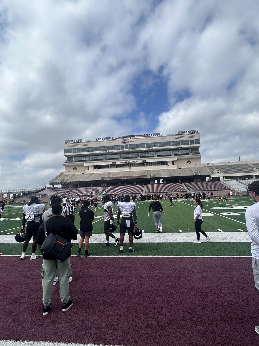 Kenyon Watkins (@kwatkins89_) on Twitter photo Had a great day at <a href="/TXSTATEFOOTBALL/">Texas State Football</a> touring the campus, meeting with the team, and watching practice. Thank you to <a href="/CoachMikeOG/">Mike O’Guin</a> for the talk and <a href="/Marshall_Reggie/">Coach Reggie</a> for the invite. #takebacktexas <a href="/Football_Steele/">Cibolo Steele Football</a> <a href="/TXTopTalent/">TX TOP TALENT</a> <a href="/Marchen44/">On Da Marc Sports🏈</a> Had a great day at <a href="/TXSTATEFOOTBALL/">Texas State Football</a> touring the campus, meeting with the team, and watching practice. Thank you to <a href="/CoachMikeOG/">Mike O’Guin</a> for the talk and <a href="/Marshall_Reggie/">Coach Reggie</a> for the invite. #takebacktexas <a href="/Football_Steele/">Cibolo Steele Football</a> <a href="/TXTopTalent/">TX TOP TALENT</a> <a href="/Marchen44/">On Da Marc Sports🏈</a>