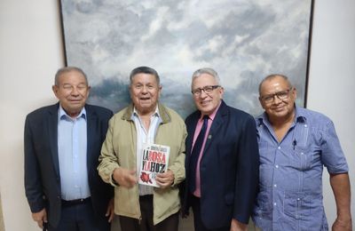 Simón García presentó libro “La Rosa y la Hoz, el secuestro de una idea” en la Galería Braulio Salazar de Valencia valenciainforma.over-blog.com/simon-garcia-p… X: <a href="/ValenciaHoy/">Valencia Hoy ... Blo</a> IG: @blogvalenciahoy