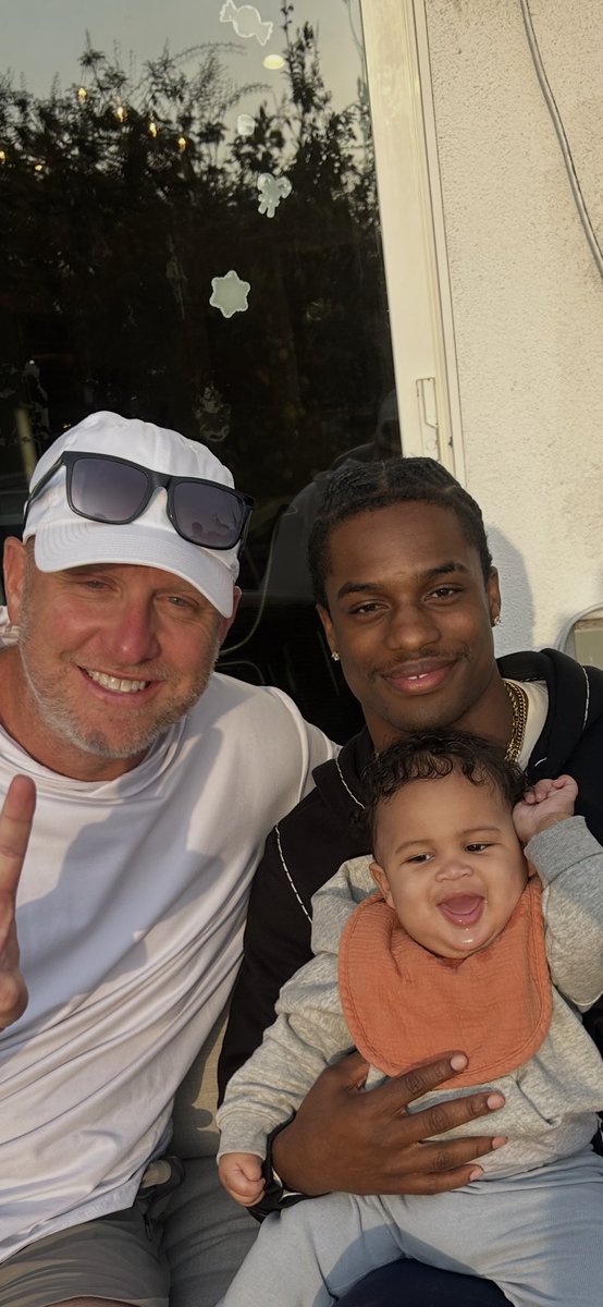 Tahj Washington Jr. Class of 2042 Offered!!! ⁦<a href="/tahj_washington/">TeachTapeTahj</a>⁩           #FightOn ✌️