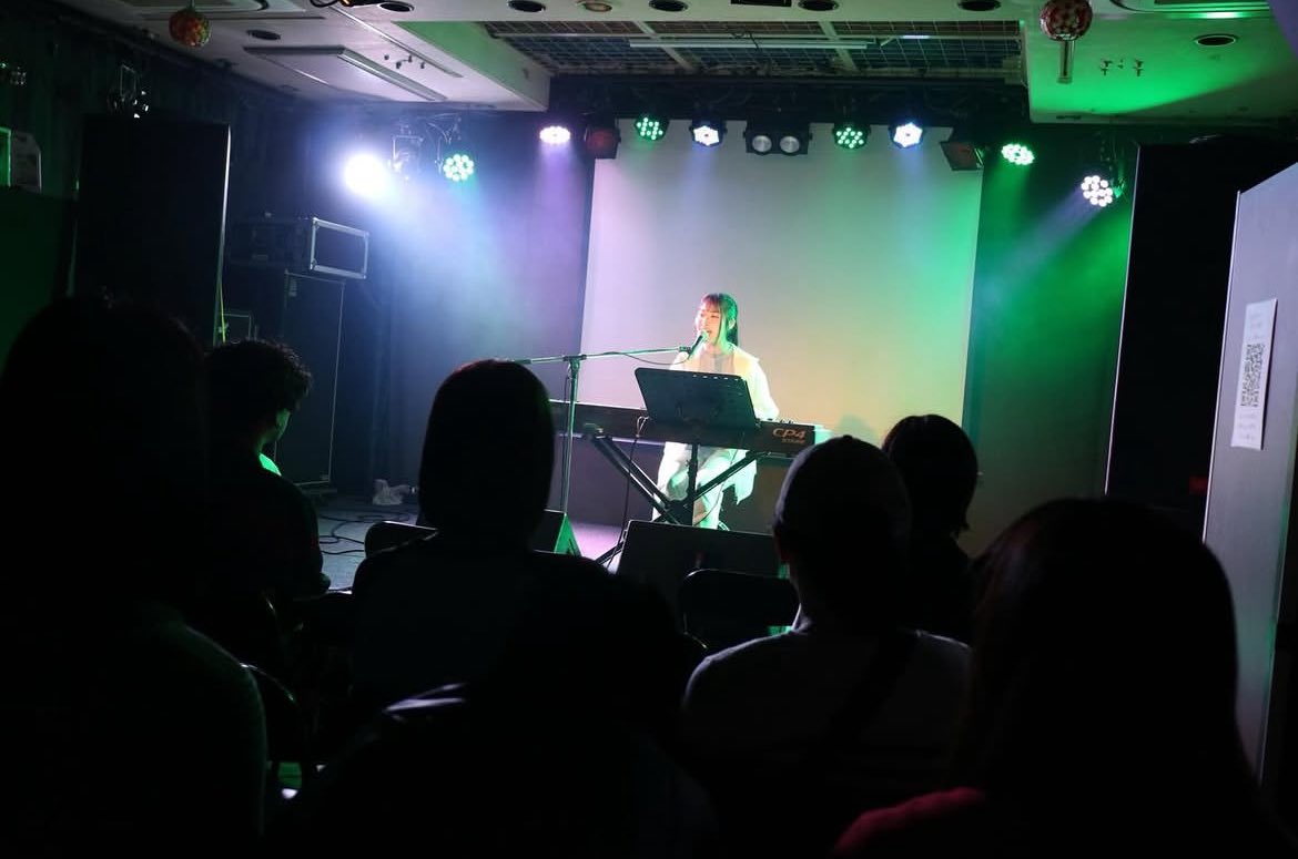 COCOROCK ver.2 in 中津StepHALL

いつも弾き語りonlyな私ですが、今回はカバー曲と新曲を音源で歌わせていただきました！身振り手振りを付けることで、さらに楽しい気持ちが伝わっていればいいな…⟡.·同期のみんなと一緒にイベントを作り上げることが出来て嬉しかったです😆ありがとうございました🌸
