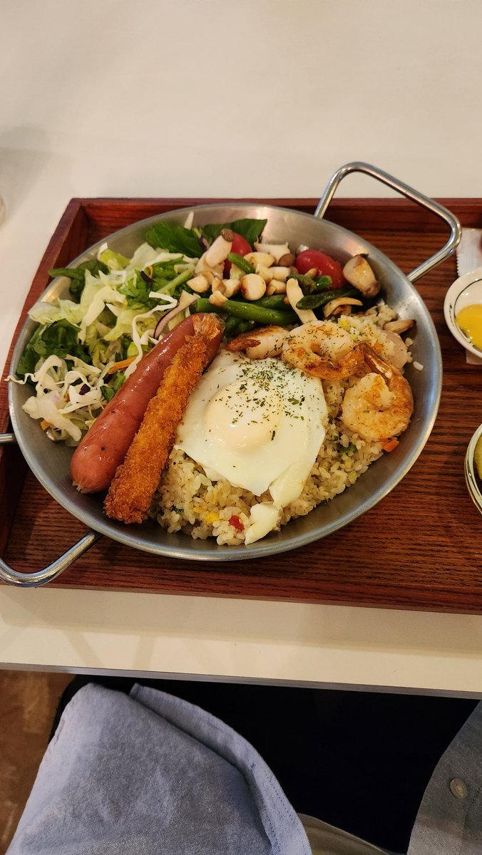 아도반은 유명한 미식밴드임