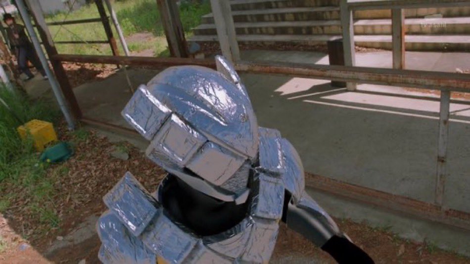 おい！ショウマ！
そんな無防備だと電波に脳を侵されるぞ!

コオロギクッキー？そんなもん食うな!
コオロギ大帝の思う壺だぞ！！！