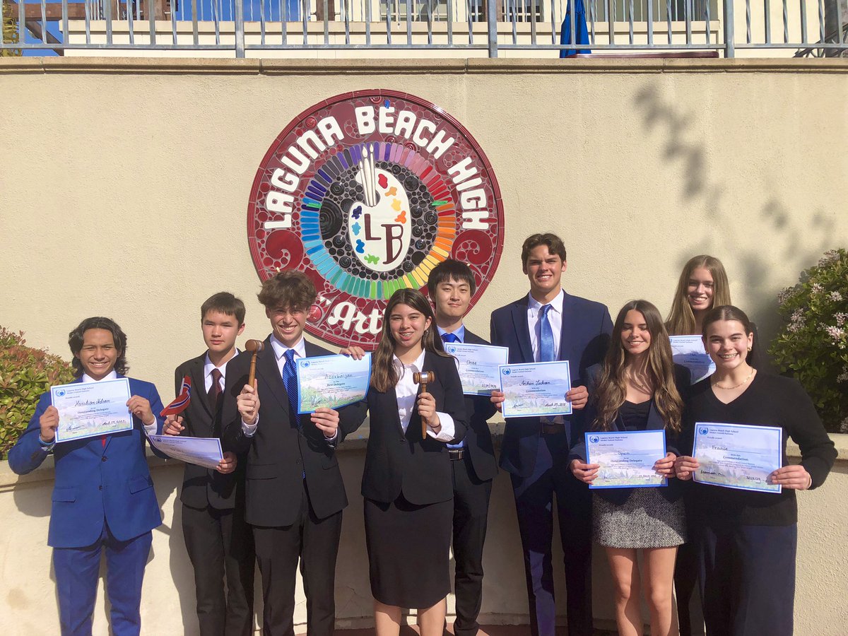 MUNSM's tweet image. Laguna Beach award winners 🌊🏆 Huge congrats to our talented delegates for winning big at the LBHS MUN conference! Your hard work, diplomacy, and dedication continue to shine. #EaglesSoar #MUNExcellence #FutureLeaders