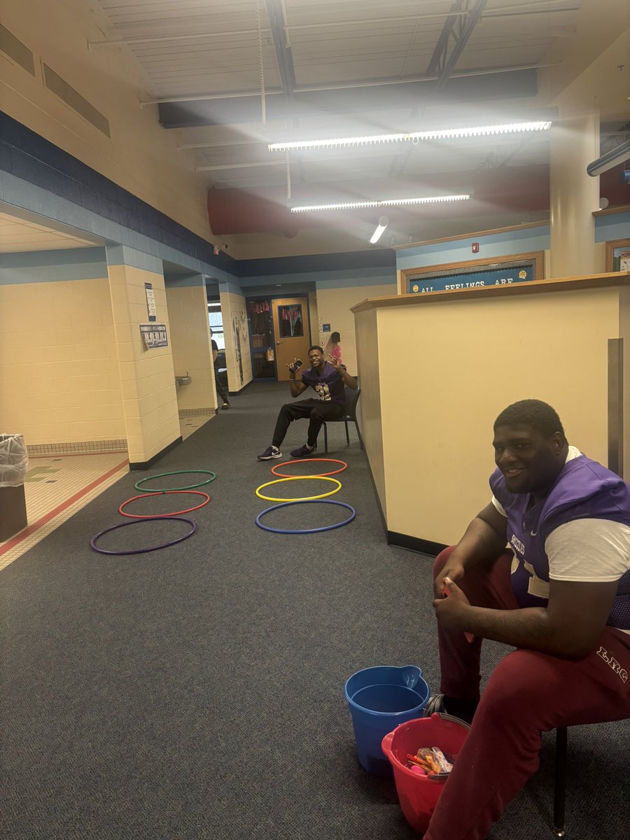 ButlerGrizzlyFB's tweet photo. Had a great time at Lincoln Family Fun Night! 

Always important to give back to the community that supports us!

#CountOnMe https://t.co/NiyX9essSI