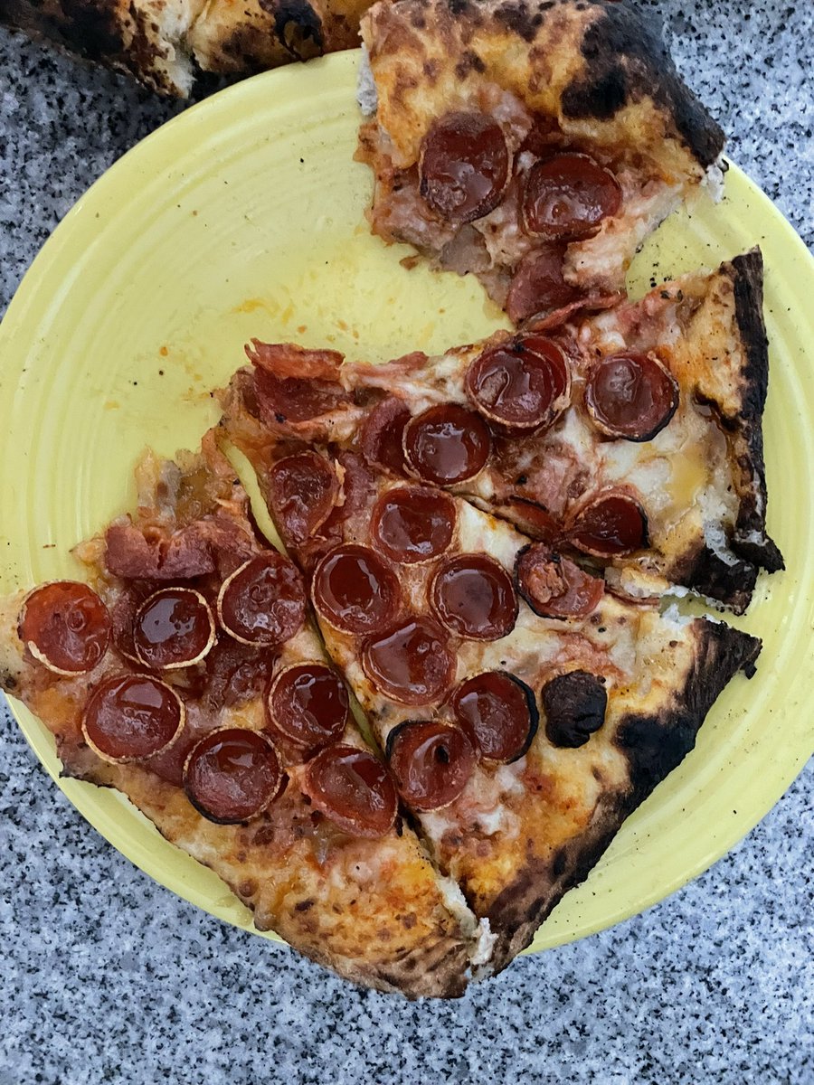 Texas_Hoosiers's tweet image. Haven’t done #pizzapics in awhile, but whipped these beautiful pies out tonight. Not pictured: s’mores pie