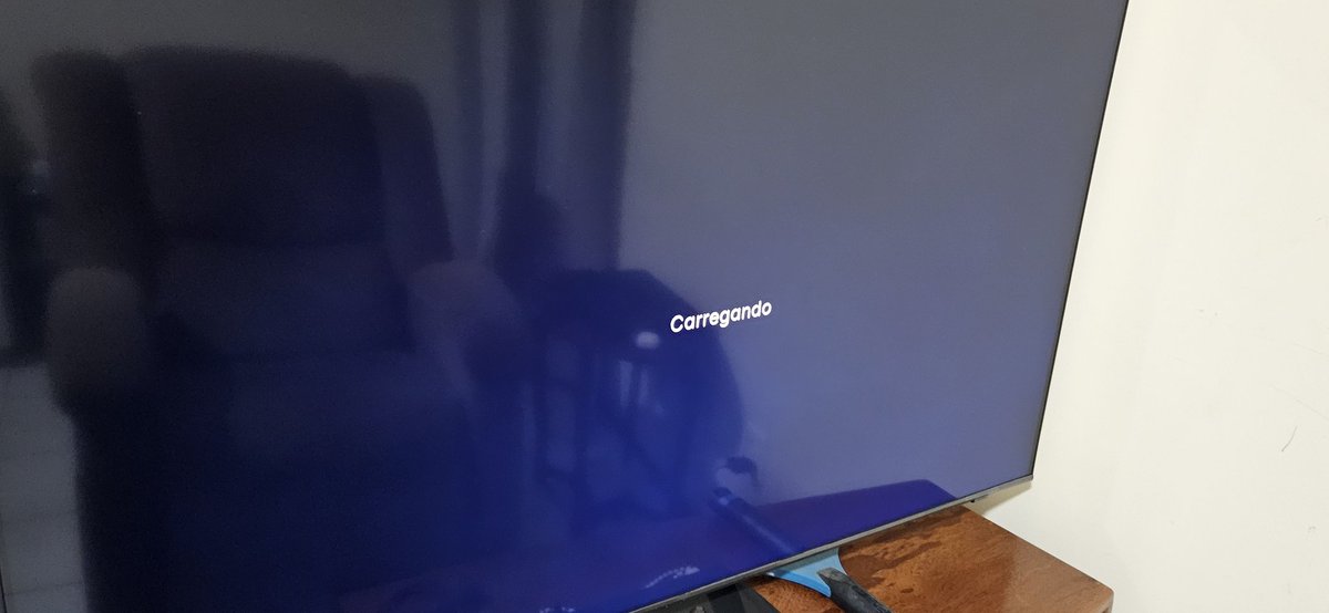 Esse aplicativo da <a href="/globoplay/">globoplay</a> é uma porcaria. Não carrega nada. A tela fica travada. A Internet está ok. Todos os outros aplicativos funcionam perfeitamente. O problema acontece independente da marca da TV.