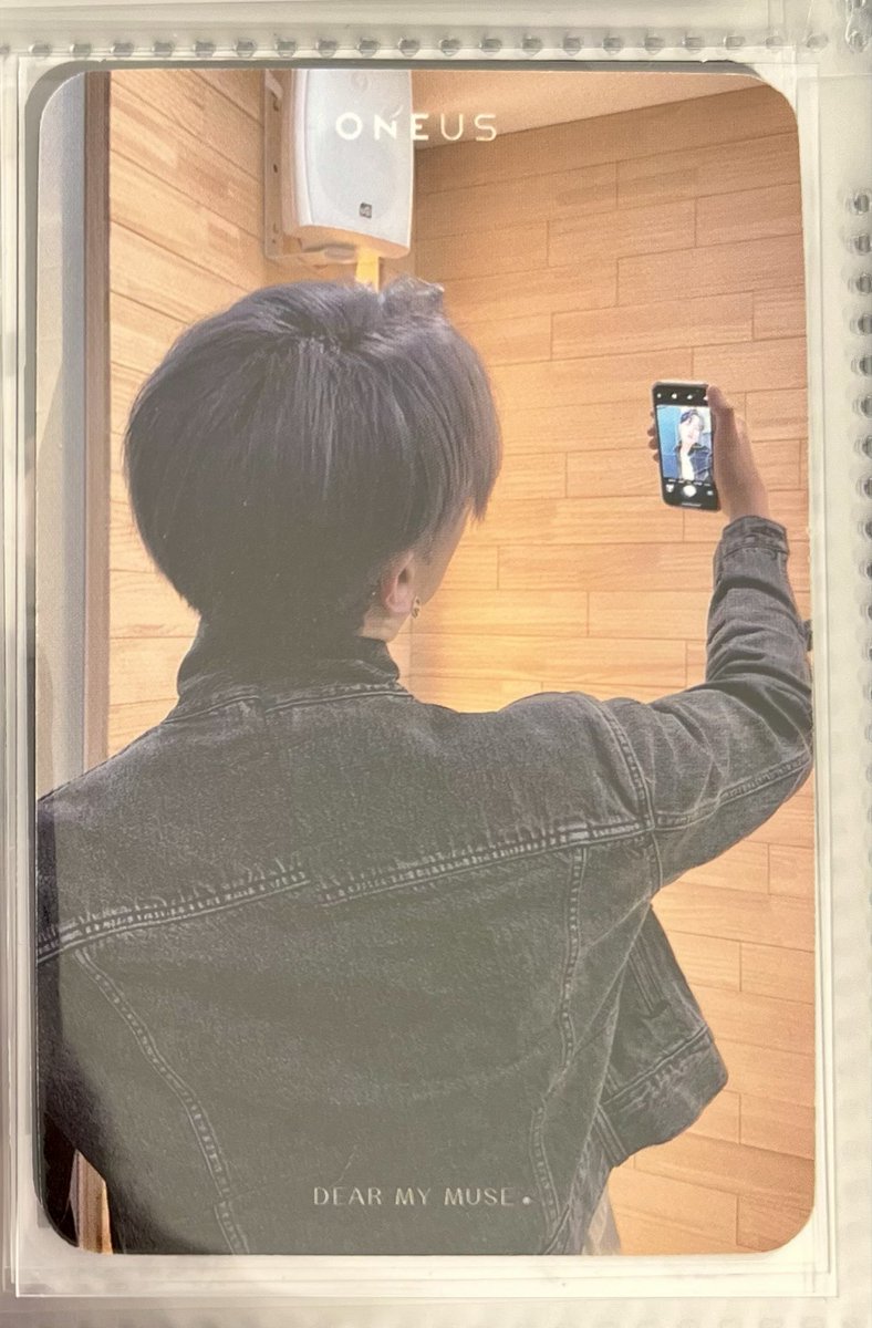 _sombre_nuage_'s tweet photo. Taking a selfie 😸
Mysterious vibe 🖤
#RVCOLLECTION #내최고의아티스트레이븐 #RAVN #レイブン #ROSES https://t.co/MCOFz9PPGa