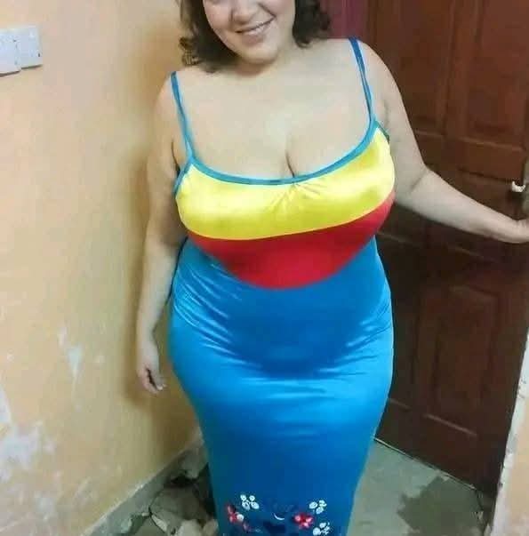 خالتي يوم العيد بتلبس القميص دا ع اللحم و تطلع تستقبل الضيوف ف البيت كدا 🥺🥵