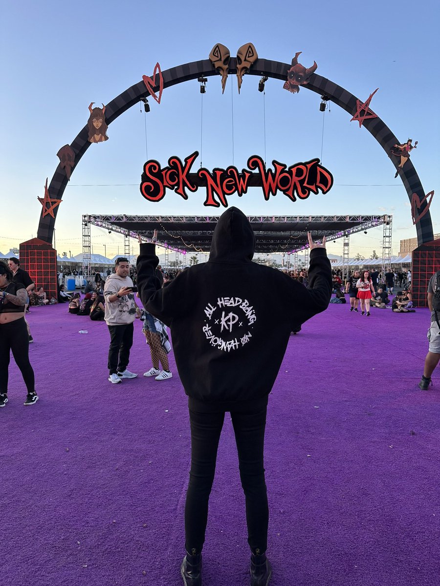 Our limited Edition “Skate” capsule drops soon 🤘 

Sign up here : kittiePIG.com

#kittiepig #metal #fashion #skate