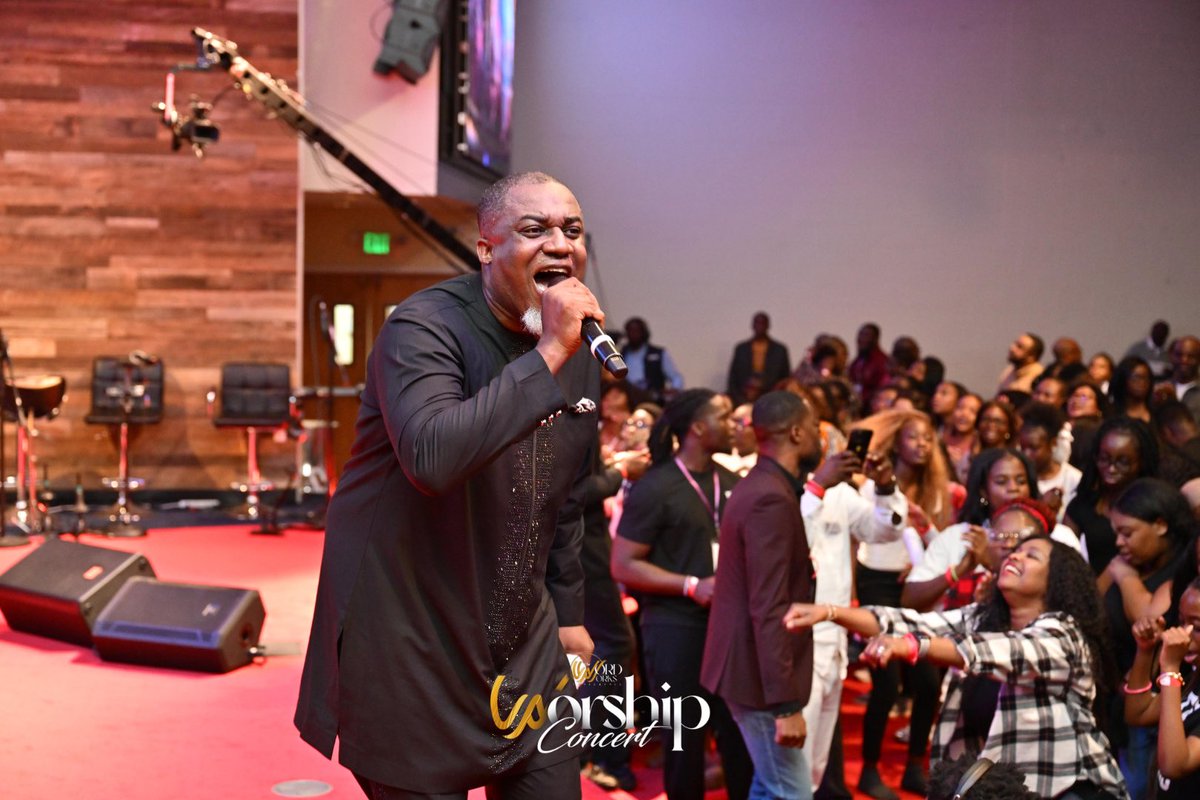 JesusHouseBalt's tweet image. Chogozie Wisdom transported us to an atmosphere of praise and worship like no other! God moved!

#JesusHouseBaltimore #WordWorksConcert #WordWorksWorshipConcert #ChigozieWisdom #BaltimoreConcert #WorshipNight