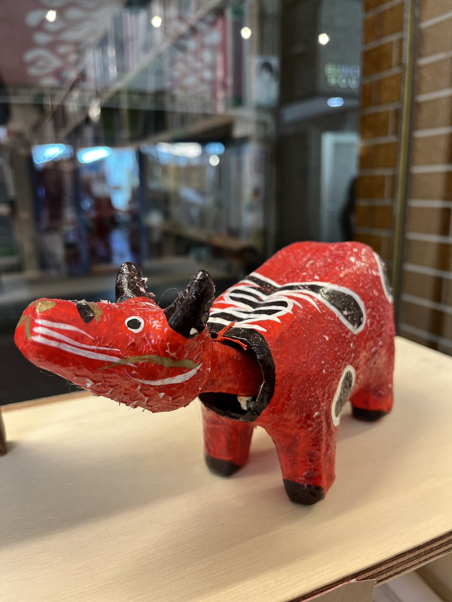 本日最終日です！！12時〜21時！よろしくお願い致します！
追加しました！眠り猫！可愛い！
【開催場所】本店•本屋の実験室
住所: 166-0002 東京都杉並区高円寺北3-5- 17(コクテイル書房横、サムソン