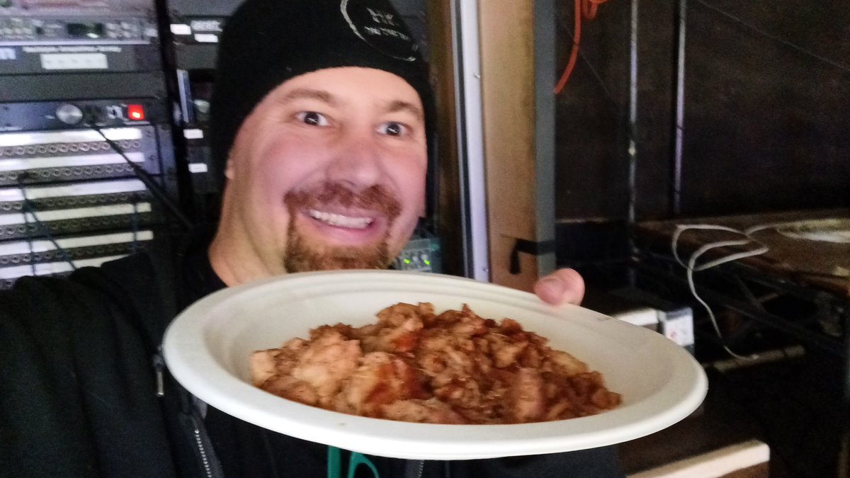 davetaylorradio's tweet image. When you skip the bread, tbat was supposed to go with this.- day 90 of year 12 - 4104 days in a row of food selfies - Pulled chicken - #day90 #day4104 #pulledchicken #nobread