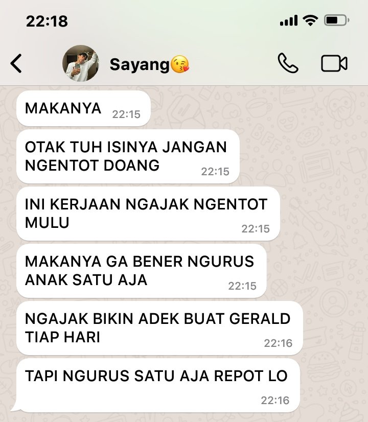 a #JossGawin few tweet's au

gimana jadinya kalo suami yang tau nya cuma ngentot sama nge gym disuruh jagain anaknya buat seminggu karena suami kecilnya harus dinas ke luar negeri??

©_bokkiee3