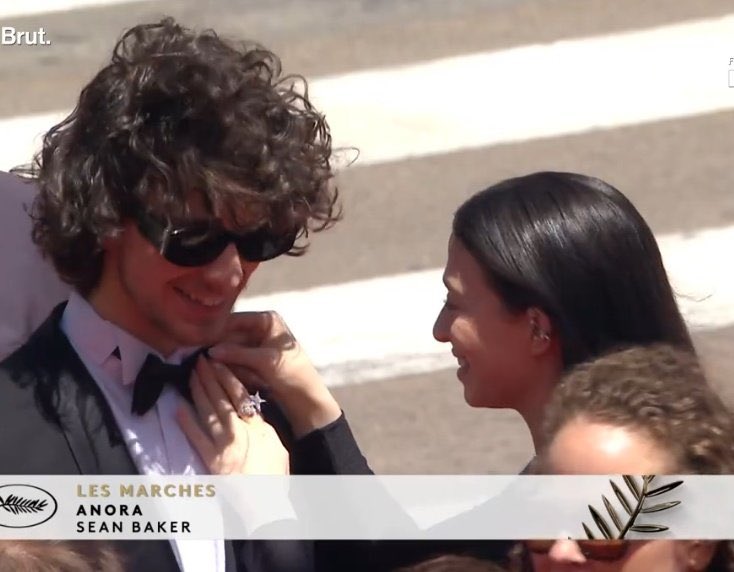 ScreenTalkRP's tweet image. © 𝗦𝗰𝗿𝗲𝗲𝗻 𝗧𝗮𝗹𝗸 • Hot T͟o͟p͟i͟c͟s͟ • 𝗠𝗼𝘃𝗶𝗲𝘀 📽️
❨ 2025 ❩ › N͟e͟w͟s͟ 🗞️
𝘁𝗮𝗴: #ScreenTalkRP

𝗔𝘆𝘀𝗹𝗶𝗻 𝗡. 𝗥𝗶𝘃𝗶𝗲́𝗿𝗲 𝗘𝘃𝗮𝗻𝘀 (@divinafeminite) and her husband 𝗡𝗮𝘁𝗲 𝗘𝘃𝗮𝗻𝘀 at the premiere of @AnoraMovieRP in @CannesFilmsRP