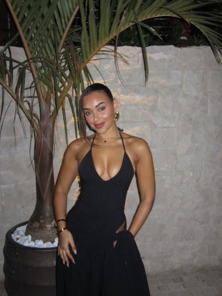 Ashley Nicole Moss tweet media