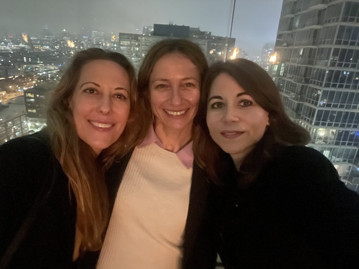 hull_md's tweet image. Love these ladies 👩🏻⚕️❤️🩹 @YaleCardiology @ACCinTouch #ACC25