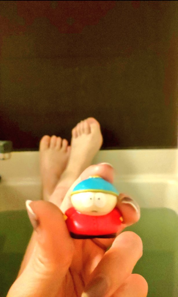 mine_reixx's tweet image. ドンキでサウスパークの入浴剤売ってて興奮した✨
中身は推しのカートマンでしたʬ