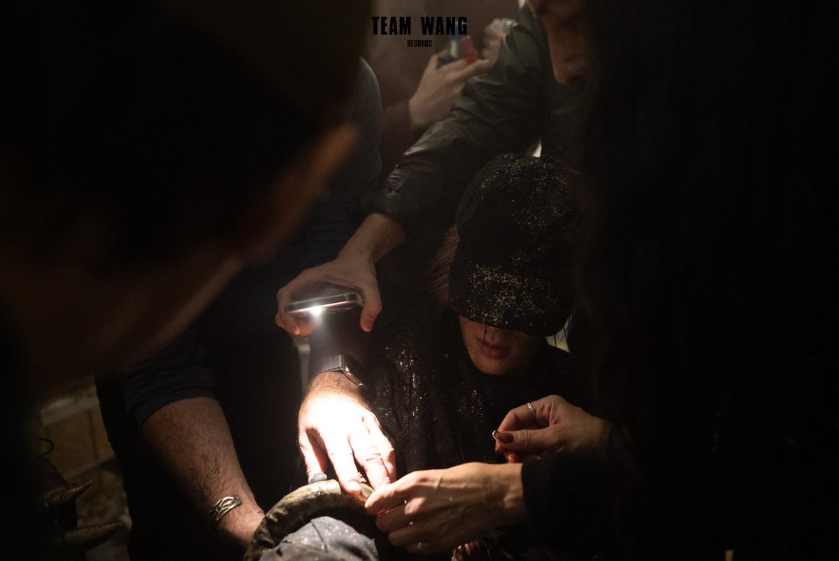 teamwangofcl's tweet photo. Jackson Wang - "GBAD" 
Bts Photo Part.2📸

@JacksonWang852

YOUTUBE MV LINK👇
https://t.co/EWj3bBLjjZ

PLATFORM LINK👇
https://t.co/eoczrjJeKG

#GBAD
#MAGICMAN2
#JACKSONWANG
#TEAMWANG
#王嘉爾
#잭슨
#TEAMWANGrecords https://t.co/DN5UeEU8KZ