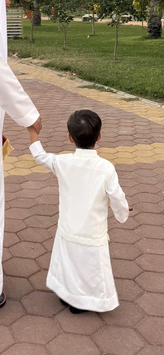 _SNN7's tweet image. العيد أنت 
وهذا عيدي الثاني ..