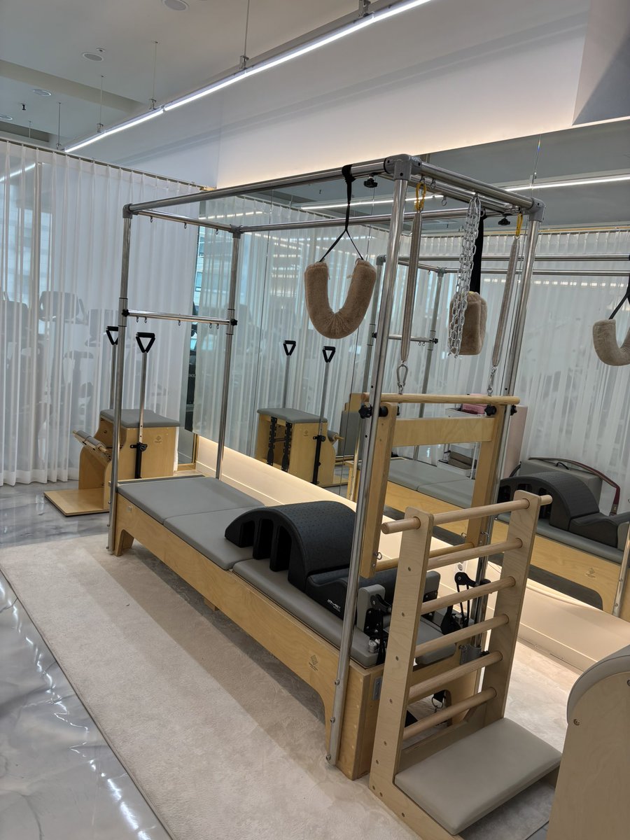 ホワイトテイストなジムも味があって良い