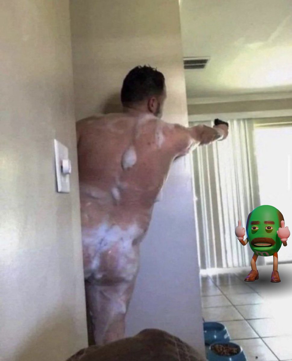 Smblade_Money's tweet photo. House Intruder spotted, last seen in North Carolina, suspect is green. https://t.co/76vnmksS6k