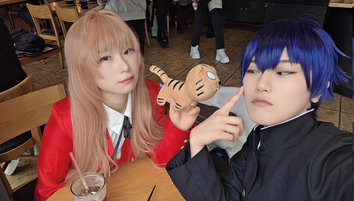 월드컵 앞 카페~
눈이 너무 많이 와서 못나감🥲