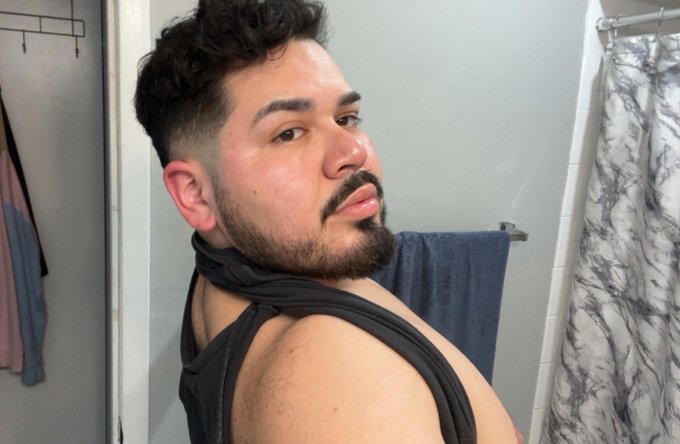 Watch callmebabyboi's leaked NSFW photo on TwXstars