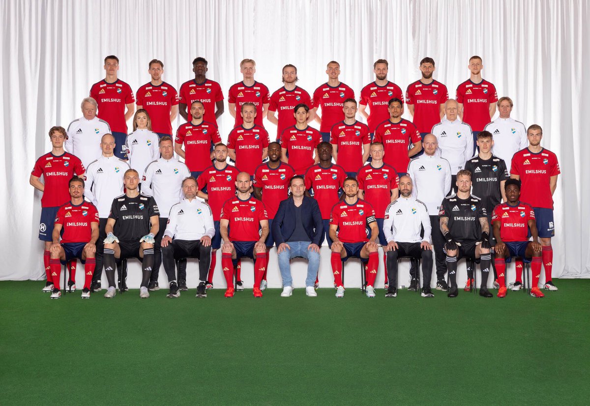 Allsvensk premiär. 

Mot IFK Norrköping. På Idrottsparken.

Det kommer att vara mycket känslor som rusar igenom kroppen klockan 16:30 idag men mest en stolthet över att Öster är tillbaka där man hör hemma. 

Låt världens vackraste spel börja! ❤️